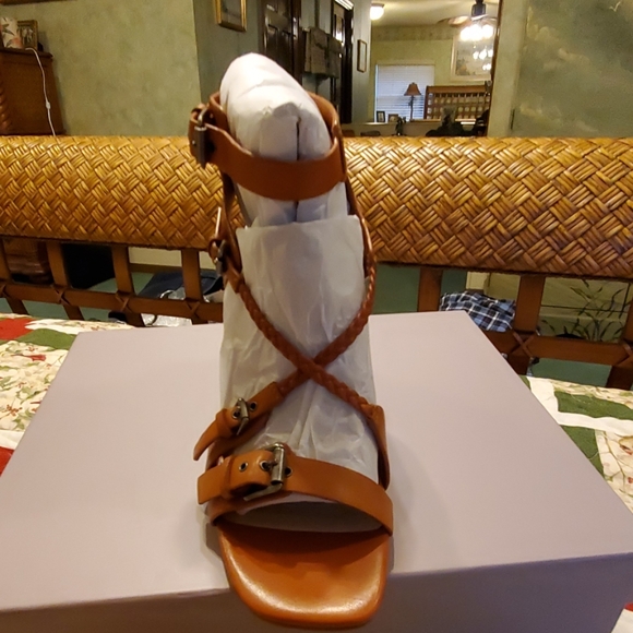 SHOES - Picture 8 of 8